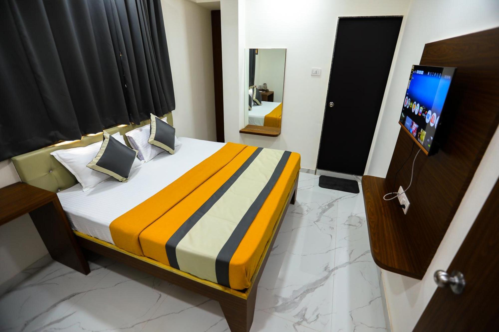 Fortuna Inn Manage By Sn Hospitality Нави Мумбай Екстериор снимка