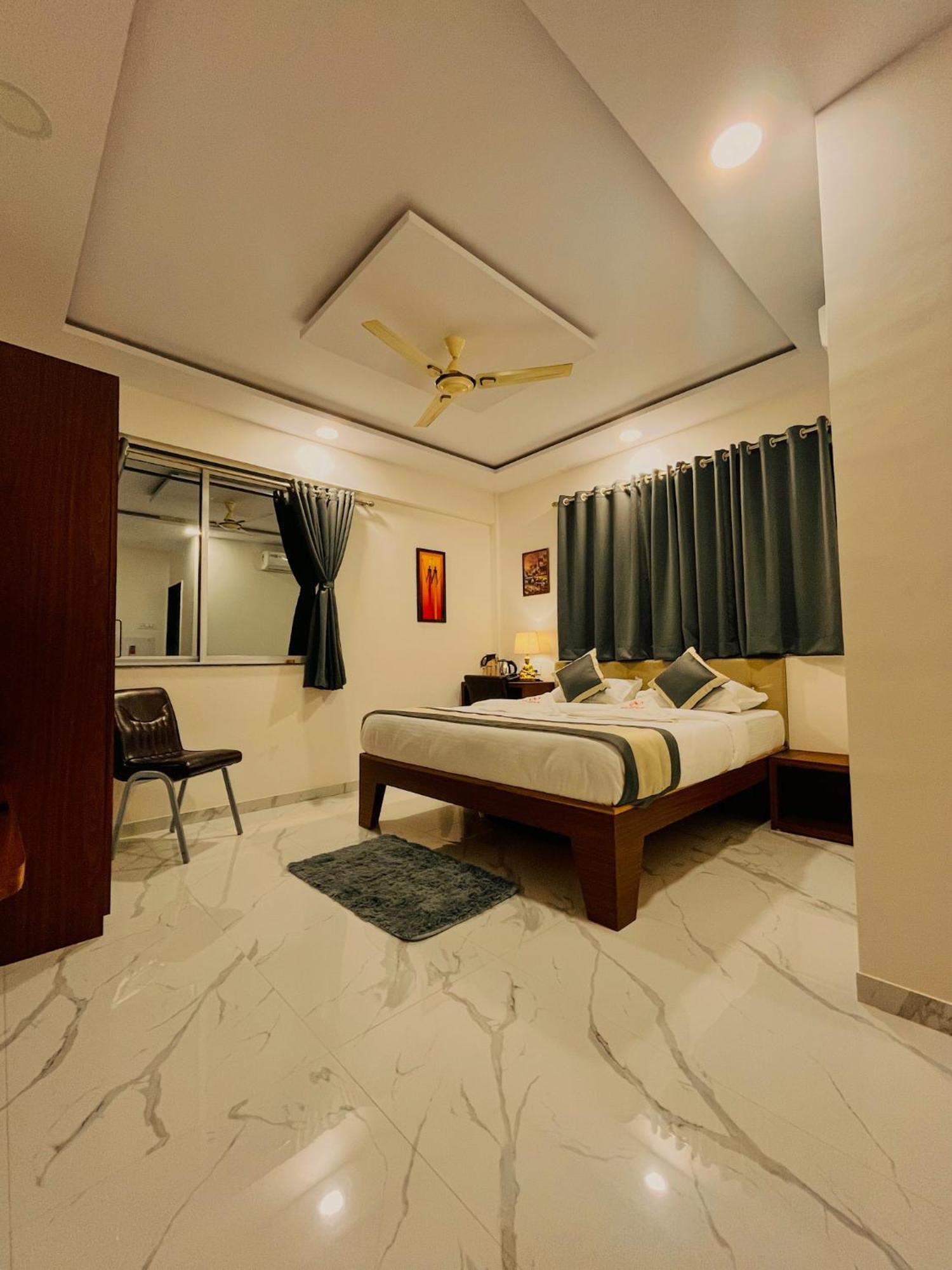 Fortuna Inn Manage By Sn Hospitality Нави Мумбай Екстериор снимка