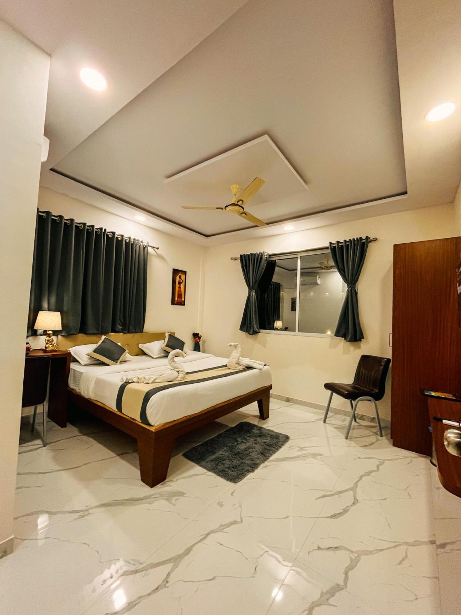 Fortuna Inn Manage By Sn Hospitality Нави Мумбай Екстериор снимка